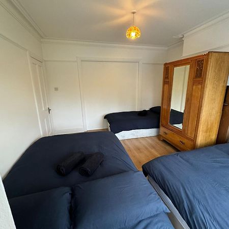 Big Family Room In Room At 2 Iveragh Rd-4 Dublin Exterior photo